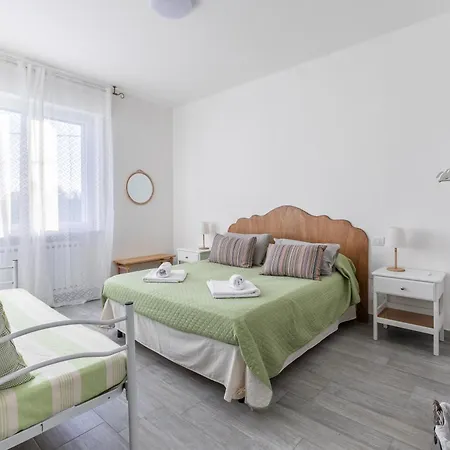 Bed Gold Apartment Castelnuovo del Garda Exterior photo